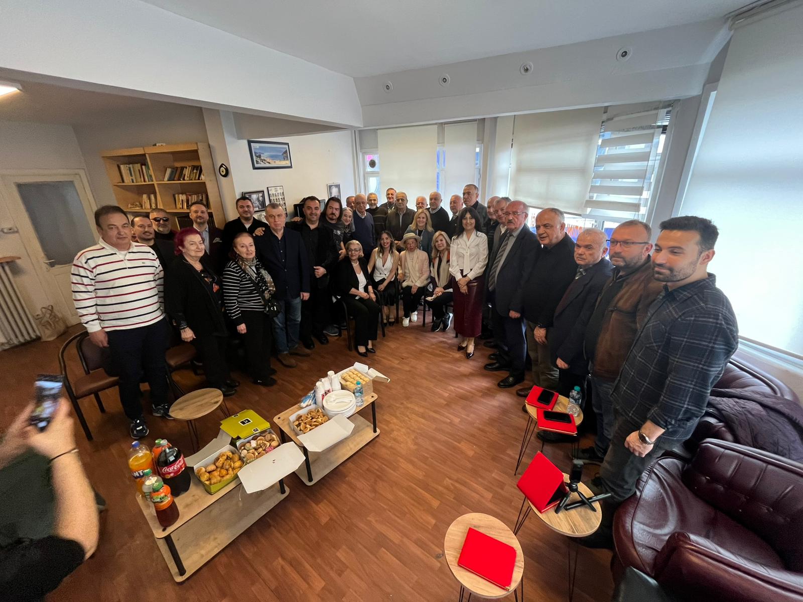 Bartınlılar Derneğine Kadın Eli Değdi.